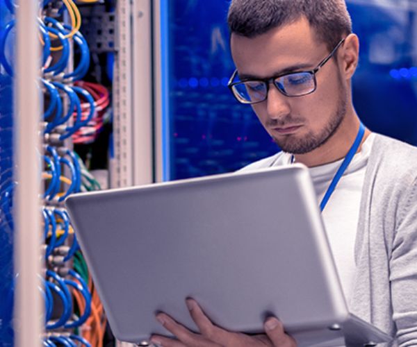 Kết nối và tiến hành đăng nhập vào switch